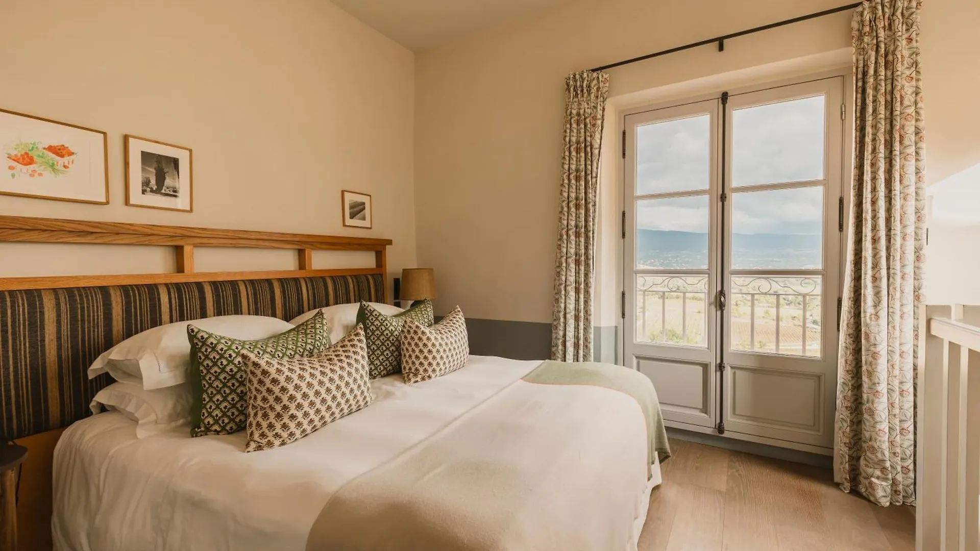 Hotel Crillon Le Brave  Crillon-le-Brave