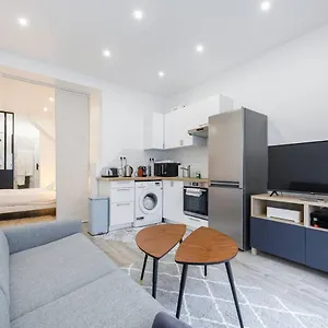 Luxurious And Cosy In The Center Of 14 Parijs